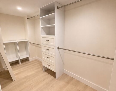2707 Benedict Street - Photo Thumbnail 18