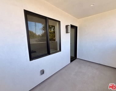 2707 Benedict Street - Photo Thumbnail 22