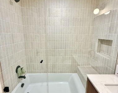 2707 Benedict Street - Photo Thumbnail 15