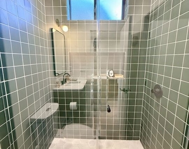 2707 Benedict Street - Photo Thumbnail 8