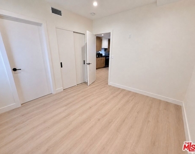 2707 Benedict Street - Photo Thumbnail 11