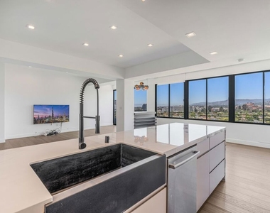 10501 Wilshire Boulevard - Photo Thumbnail 5