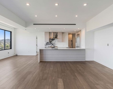 10501 Wilshire Boulevard - Photo Thumbnail 3
