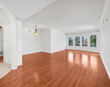 1000 Granville Avenue - Photo Thumbnail 22