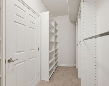 1000 Granville Avenue - Photo Thumbnail 44
