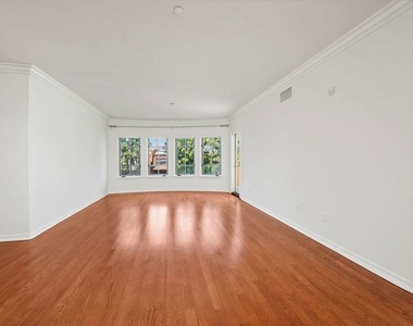 1000 Granville Avenue - Photo Thumbnail 23