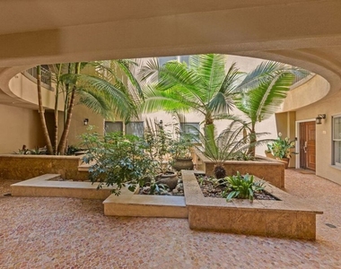 1000 Granville Avenue - Photo Thumbnail 51