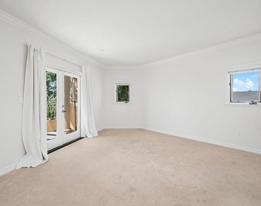 1000 Granville Avenue - Photo Thumbnail 39