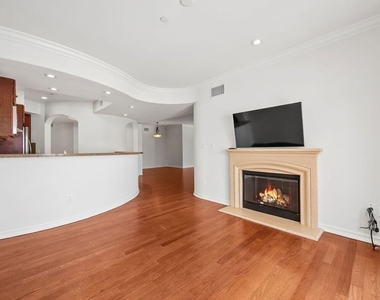 1000 Granville Avenue - Photo Thumbnail 28