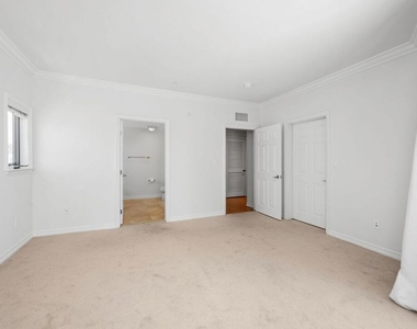 1000 Granville Avenue - Photo Thumbnail 41