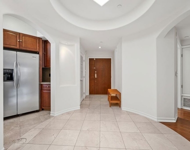 1000 Granville Avenue - Photo Thumbnail 37