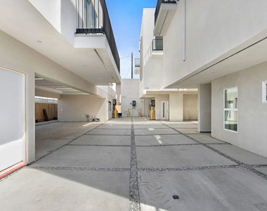10963 Calvert - Photo Thumbnail 3