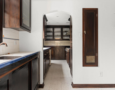 407 N Orange Drive - Photo Thumbnail 6