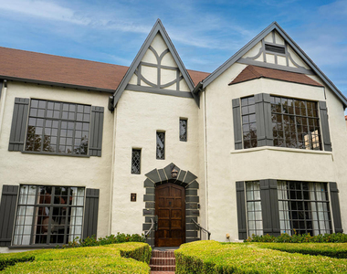 407 N Orange Drive - Photo Thumbnail 1