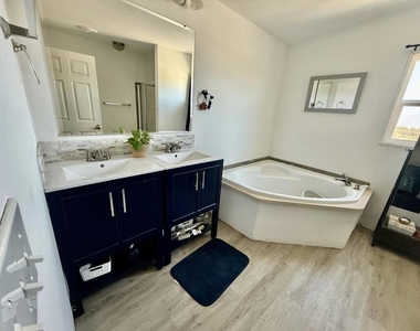 64173 Thomas Avenue - Photo Thumbnail 16