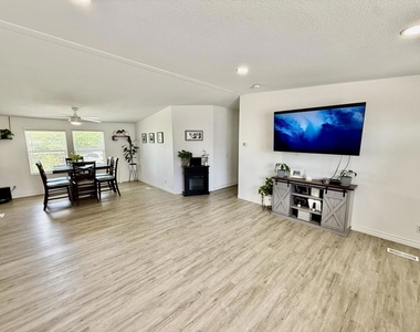 64173 Thomas Avenue - Photo Thumbnail 6