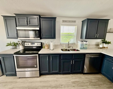 64173 Thomas Avenue - Photo Thumbnail 11