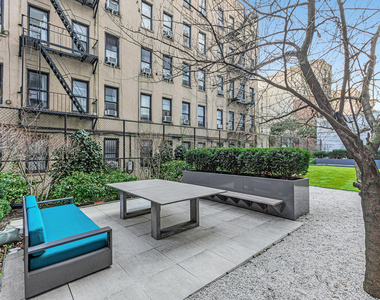 250 East Houston Street - Photo Thumbnail 7