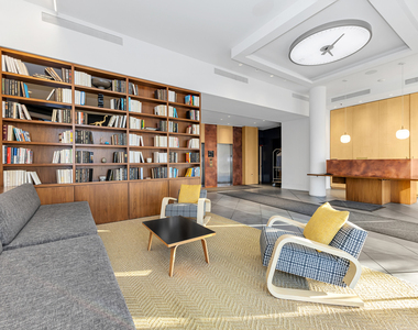 250 East Houston Street - Photo Thumbnail 10