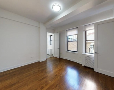 139 West 55th Street - Photo Thumbnail 3