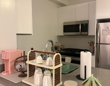 606 West 57th Street - Photo Thumbnail 2
