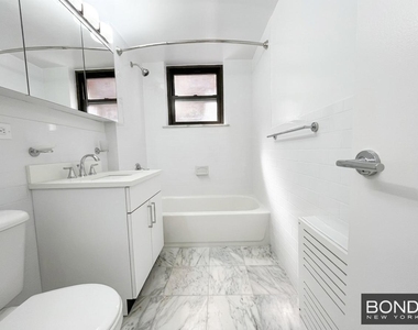 East 69th Street - Photo Thumbnail 4