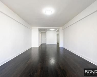 East 69th Street - Photo Thumbnail 8