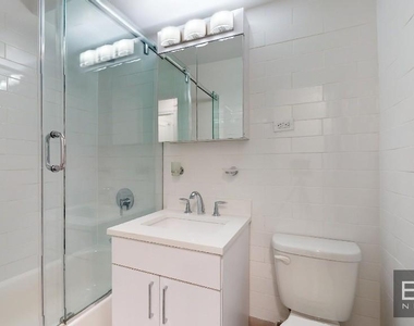 East 57th Street - Photo Thumbnail 5