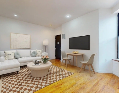 East 5th Street - Photo Thumbnail 4