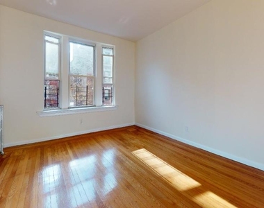 West 143 Street - Photo Thumbnail 12