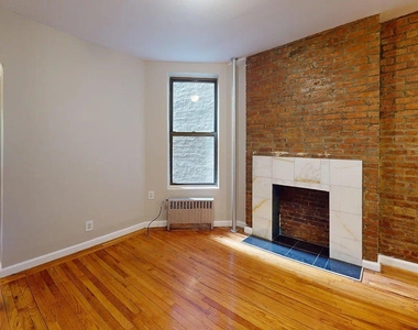 West 83 Street - Photo Thumbnail 4