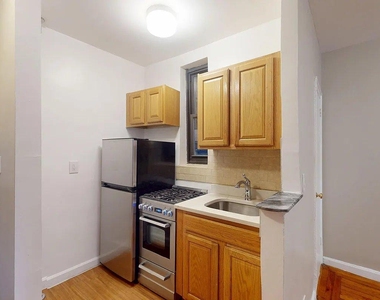 West 83 Street - Photo Thumbnail 7