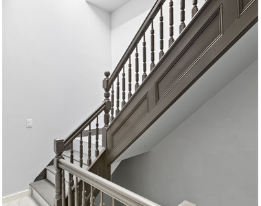 364 Menahan St - Photo Thumbnail 8
