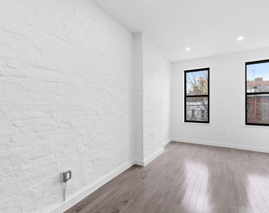 364 Menahan St - Photo Thumbnail 2