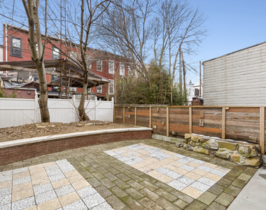 364 Menahan St - Photo Thumbnail 7