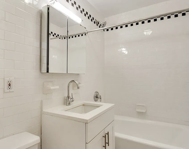 1167 2nd Avenue - Photo Thumbnail 6