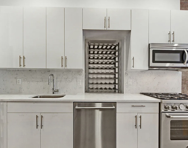 121 Madison Avenue - Photo Thumbnail 1
