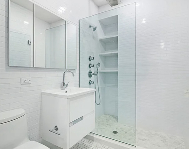 121 Madison Avenue - Photo Thumbnail 3