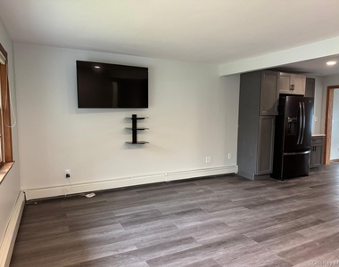 218 Bayview Drive - Photo Thumbnail 2