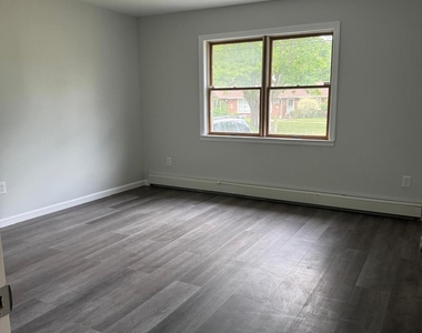 218 Bayview Drive - Photo Thumbnail 5