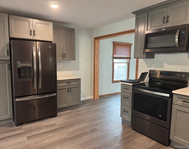 218 Bayview Drive - Photo Thumbnail 1