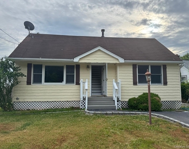 218 Bayview Drive - Photo Thumbnail 13
