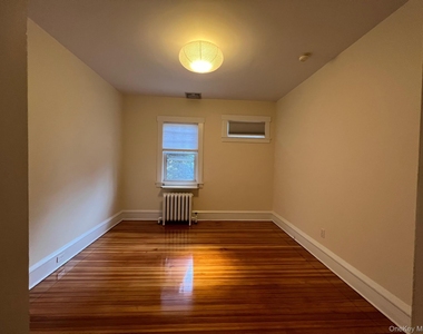 8 Bogart Avenue - Photo Thumbnail 8