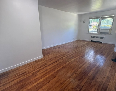 35 Winchester Avenue - Photo Thumbnail 7