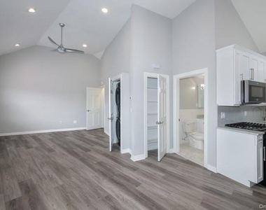183 N Wellwood Avenue - Photo Thumbnail 3