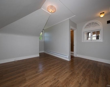 173 Sea Cliff Avenue - Photo Thumbnail 4