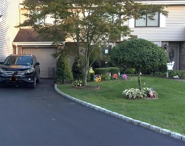 261 Pond View Ln - Photo Thumbnail 2