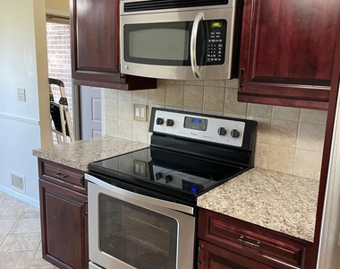 261 Pond View Ln - Photo Thumbnail 8