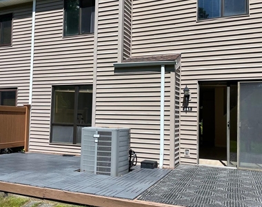 261 Pond View Ln - Photo Thumbnail 3