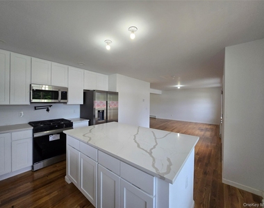 54 Madison Avenue - Photo Thumbnail 7